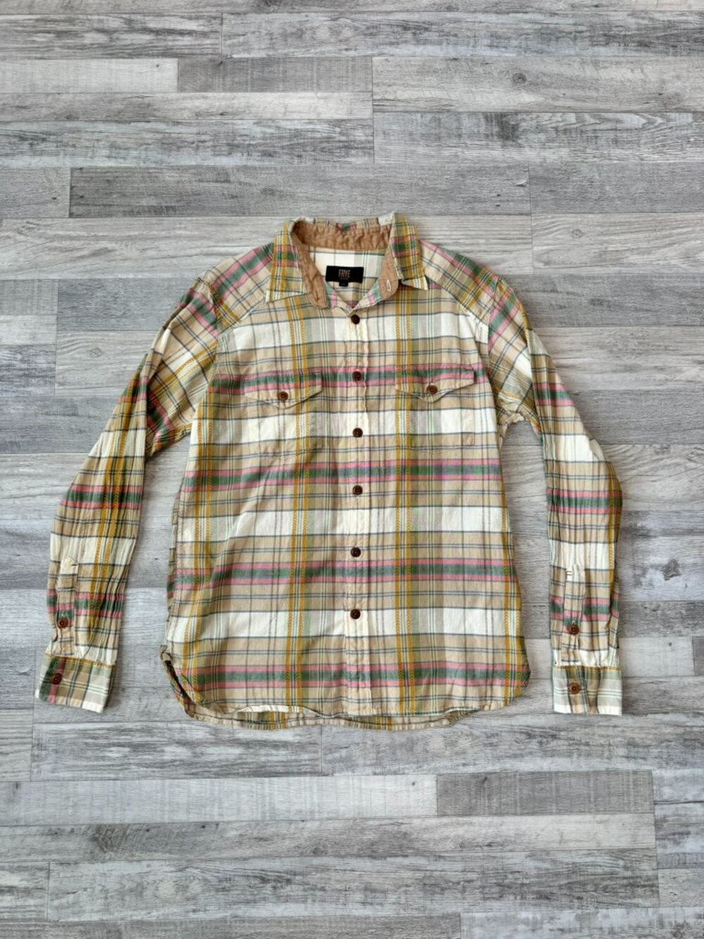 Frye tan pink green plaid long sleeve button down lightweight flannel medium E45